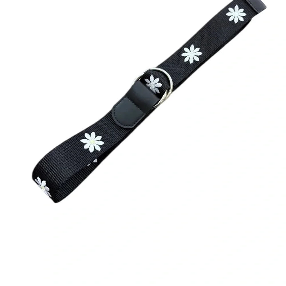 Flowerchild Adjustable Metal Double Loop Belt White & Yellow Daisies NWOT